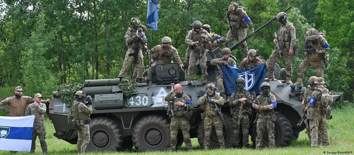 Ukraine updates: Pro-Kyiv volunteers attack western Russia