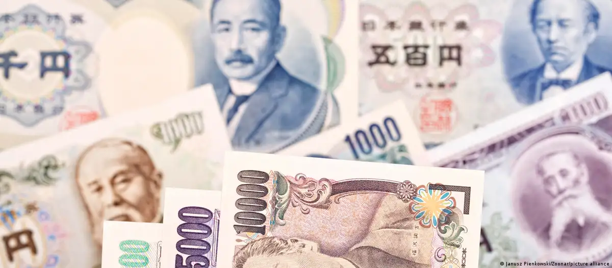 Japan's yen dips to 34-year low against US dollar