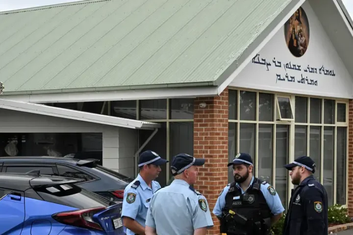 Australia: Teenager charged with terrorism in church attack