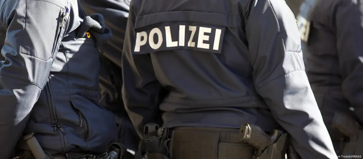 German police arrest two suspected of spying for Russia