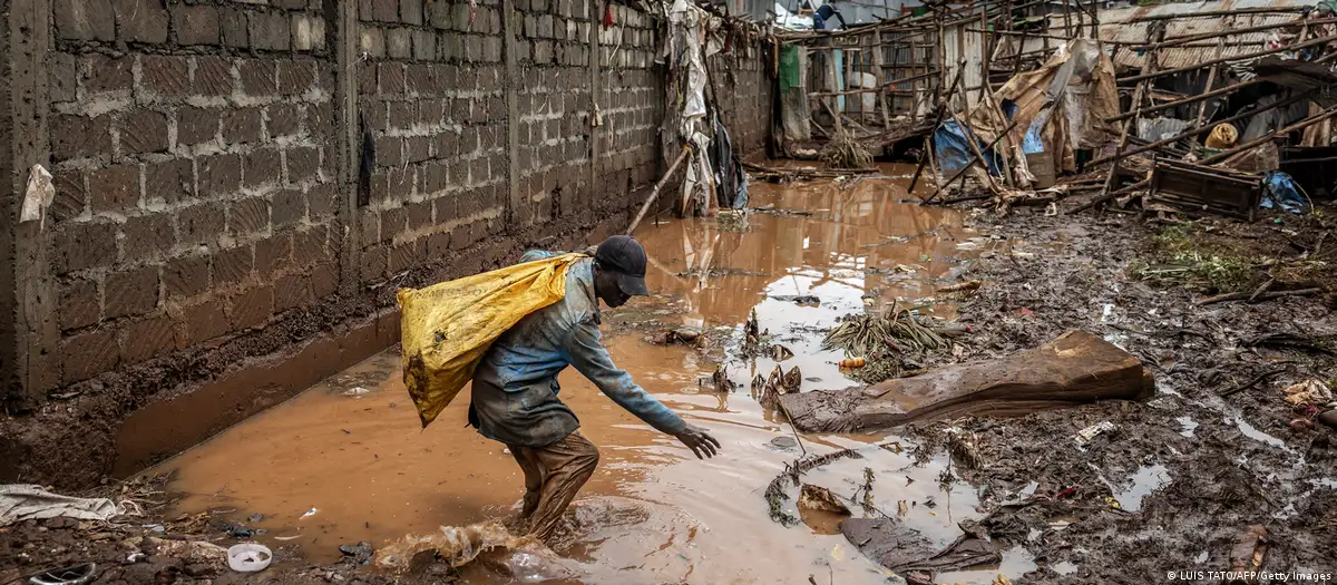 Kenya flooding leaves dozens dead after dam collapse