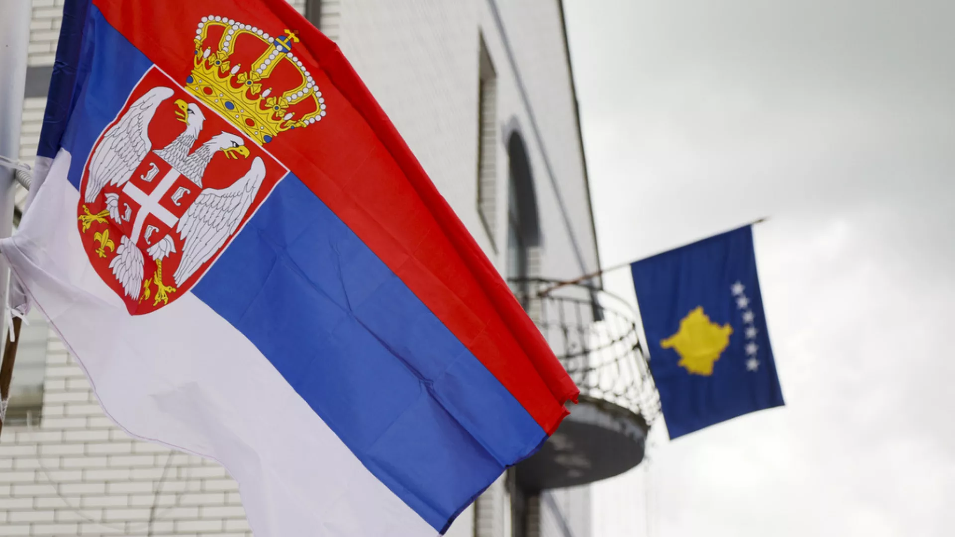 Top EU diplomats put Serbia against the wall with Kosovo