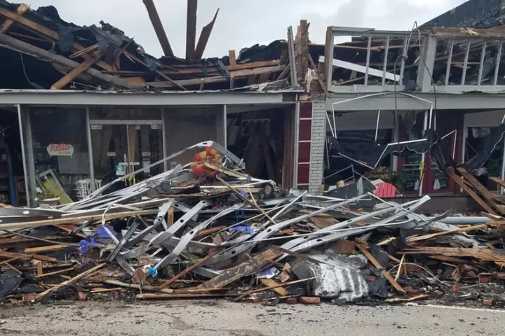 Tornadoes ripping through US Midwest turn deadly in Oklahoma