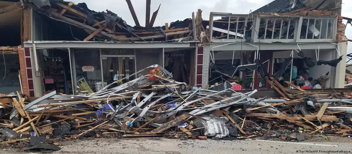 Tornadoes ripping through US Midwest turn deadly in Oklahoma