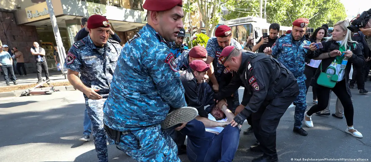 Armenia detains hundreds of anti-government protesters