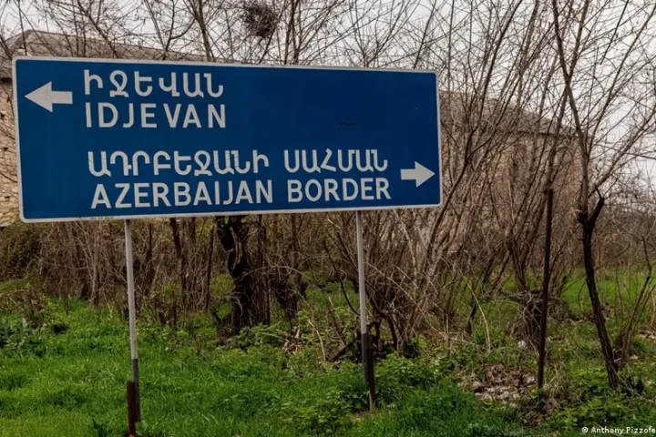 Armenia returns 4 border villages to Azerbaijan