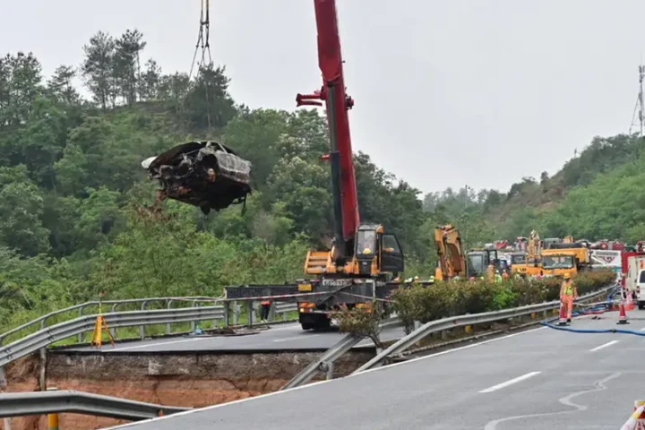 China highway collapse: Death toll rises to over 40