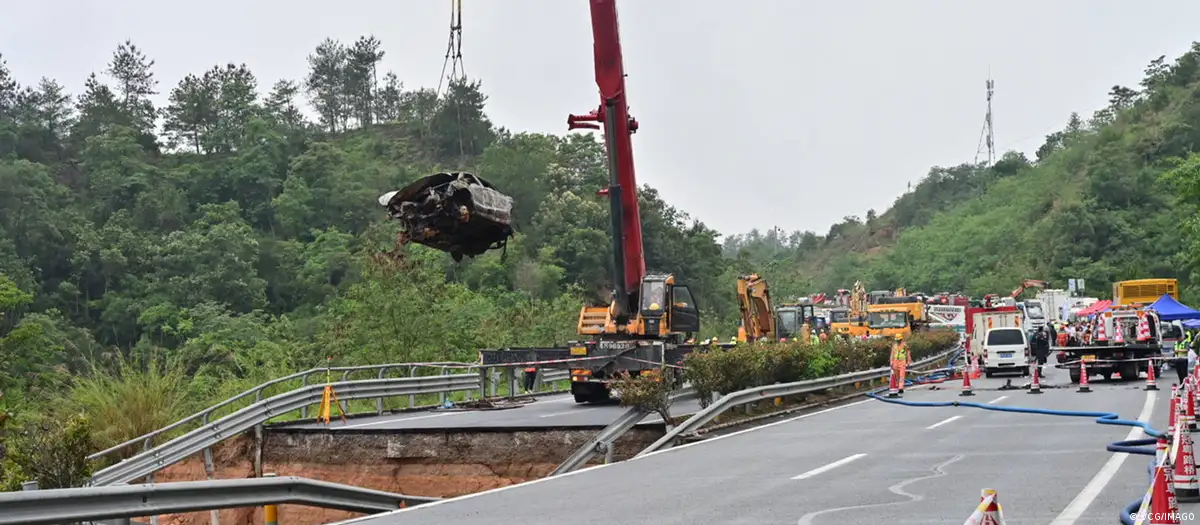 China highway collapse: Death toll rises to over 40