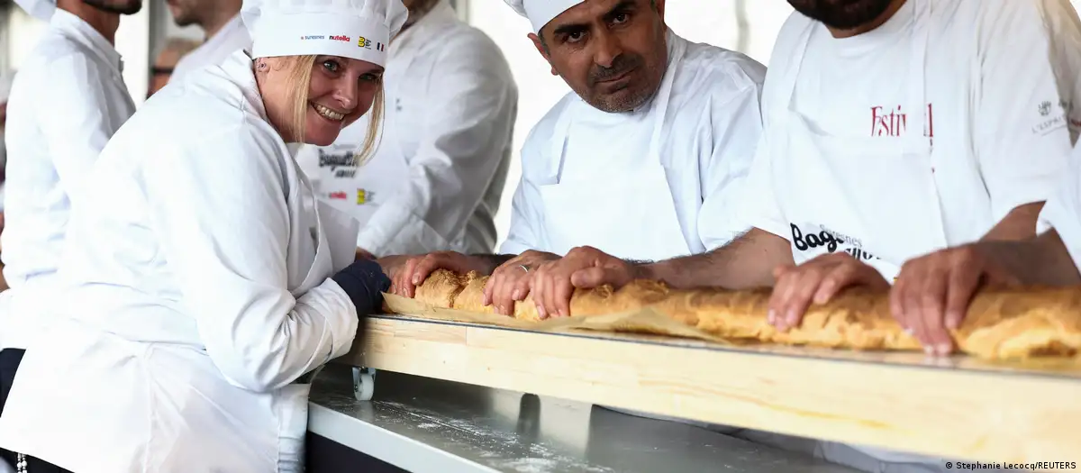 French bakers recapture world's longest baguette title