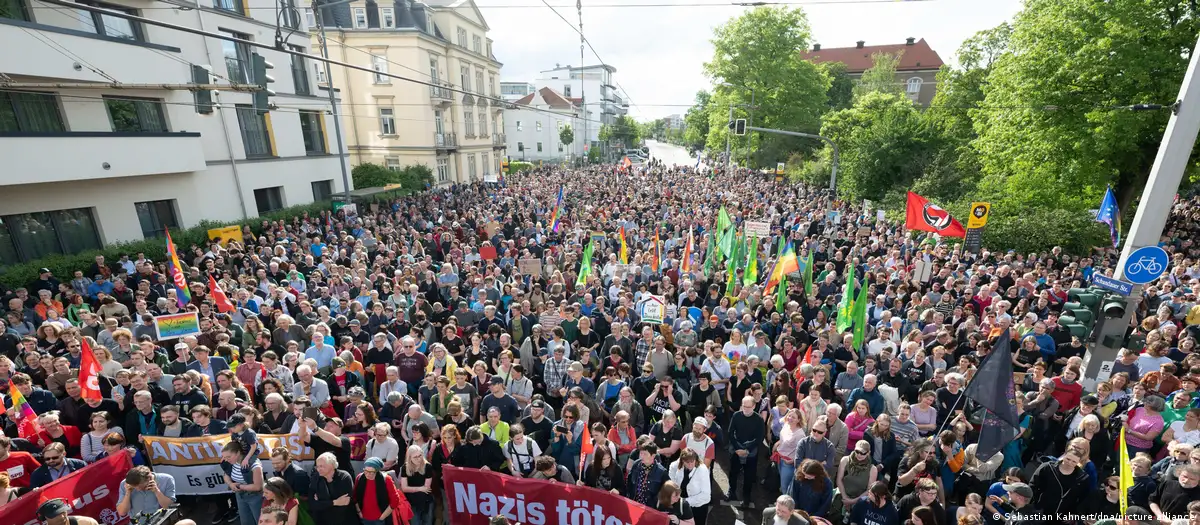 Germany: Thousands protest after attack on EU lawmaker