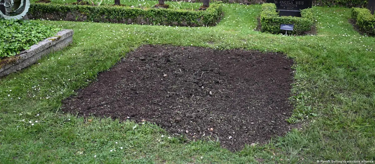 Grave of German politician Wolfgang Schäuble desecrated