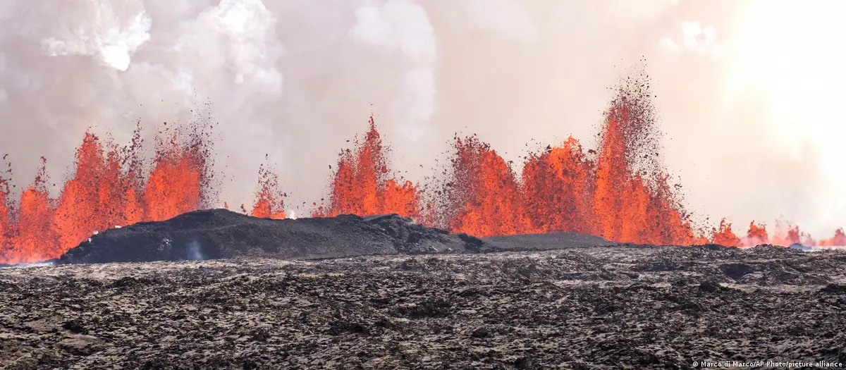 Iceland: Grindavik volcano eruption prompts new evacuations