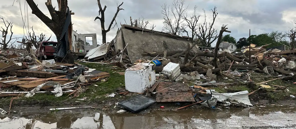 US: Iowa tornado leaves trail of wreckage and death