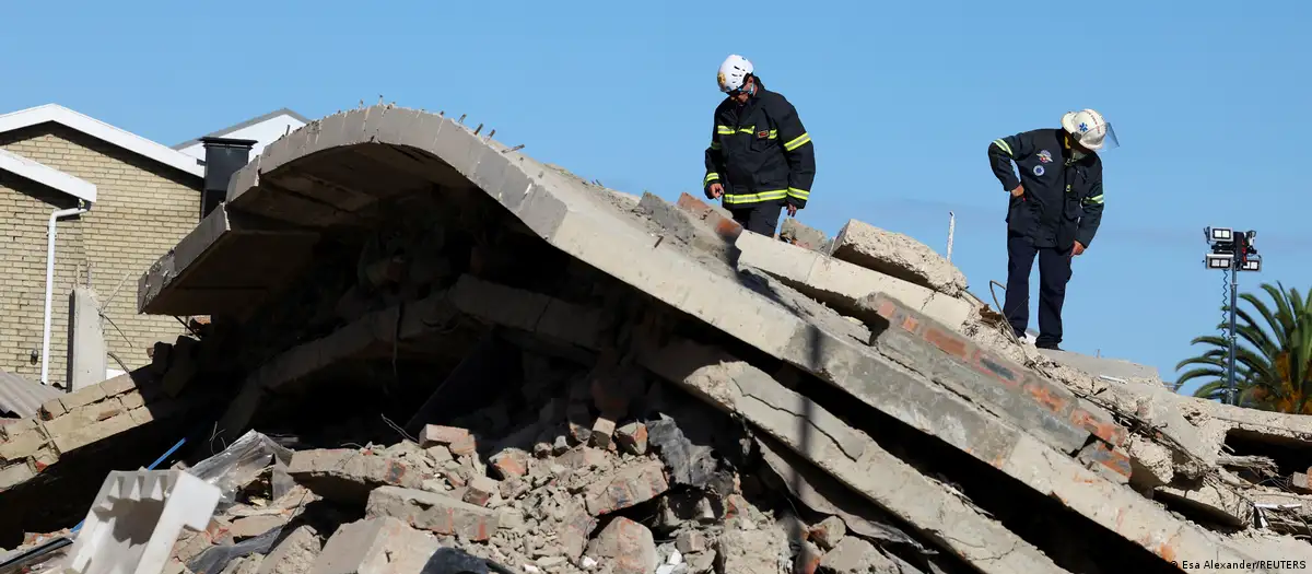 South Africa: Dozens missing days after building collapse