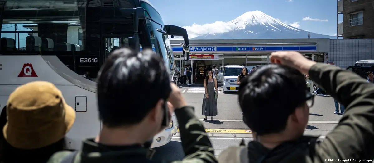 Tourist hot spot in Japan blocks view of Mount Fuji