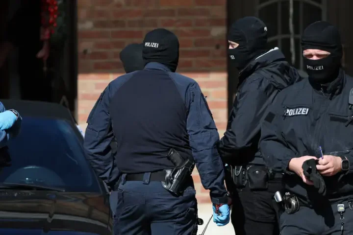 German police raids drug gang with extremist links