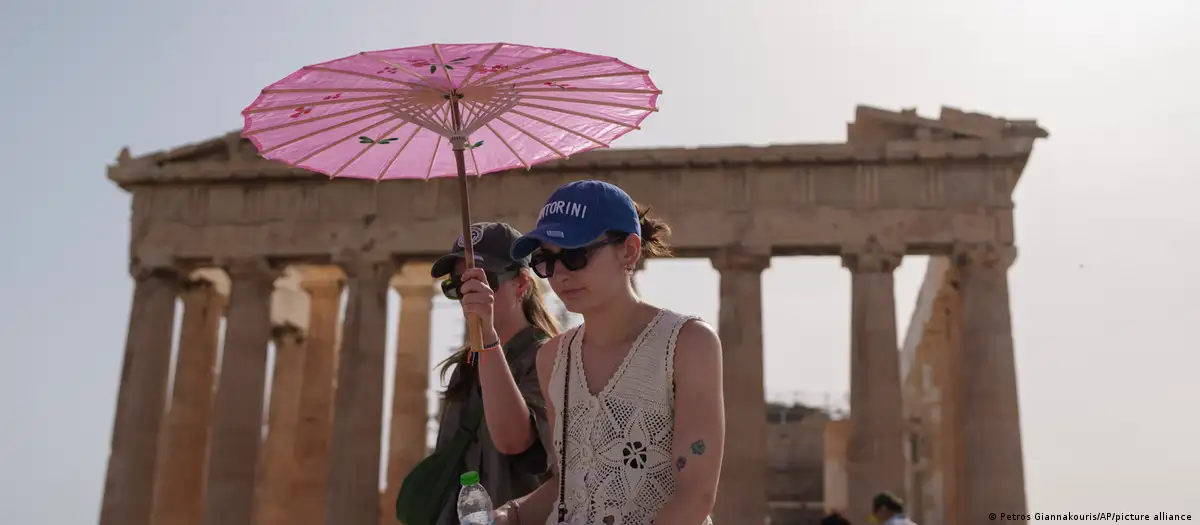 Greece: Heat forces Acropolis closure for 2nd straight day