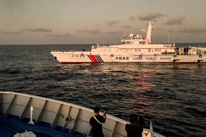 Philippine, Chinese ships collide in South China Sea