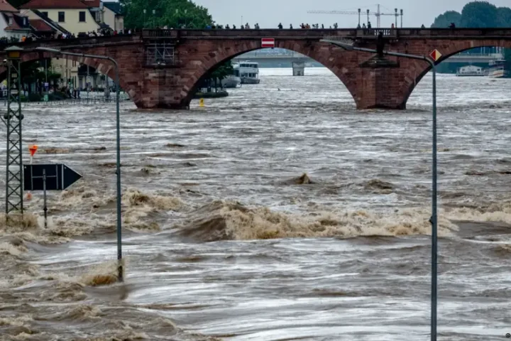 Germany floods: Scholz visits hard-hit areas