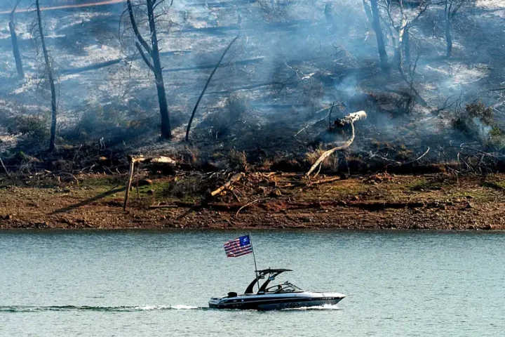 California wildfires force thousands to evacuate