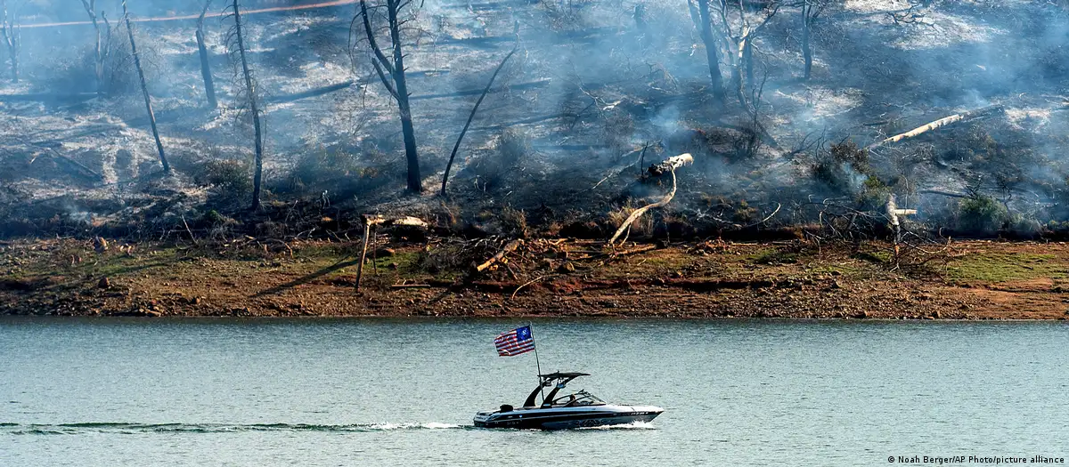 California wildfires force thousands to evacuate