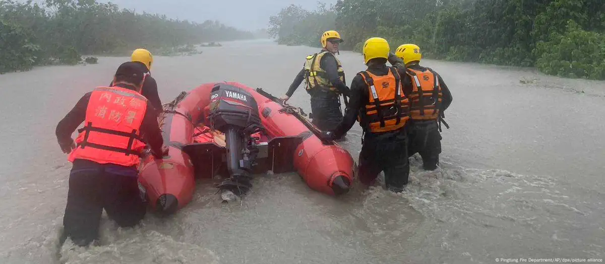 Cargo ship sinks as Typhoon Gaemi passes over Taiwan