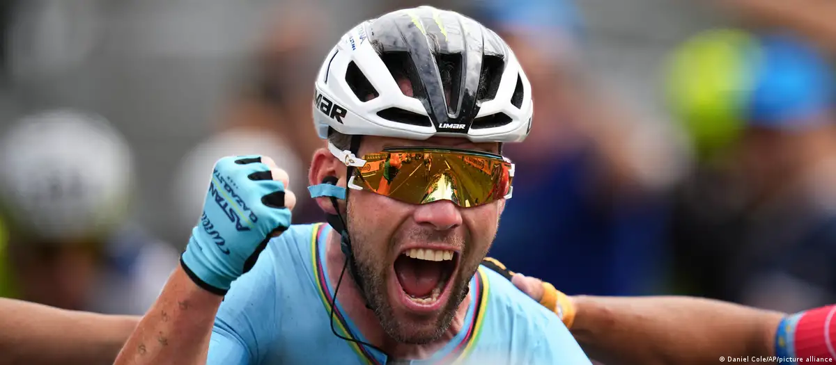 Tour de France: Cavendish wins record 35th stage