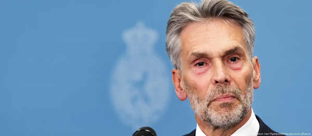 Dick Schoof: Ex-spy chief to be sworn in as new Dutch PM