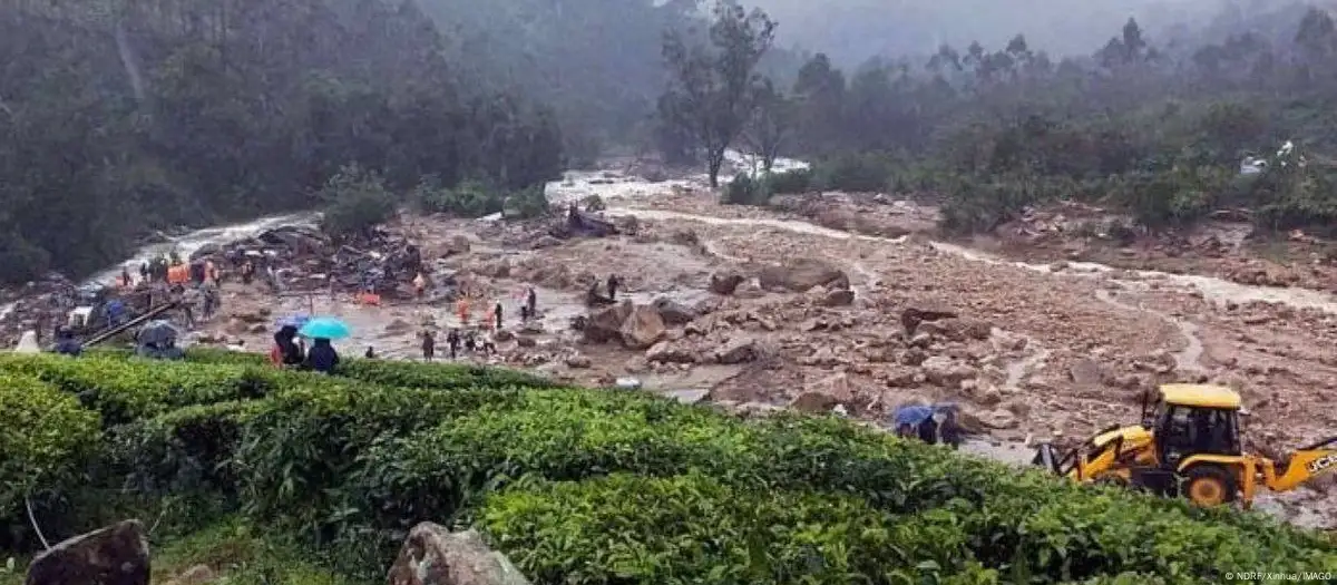 India: Heavy rains hinder landslide rescue efforts