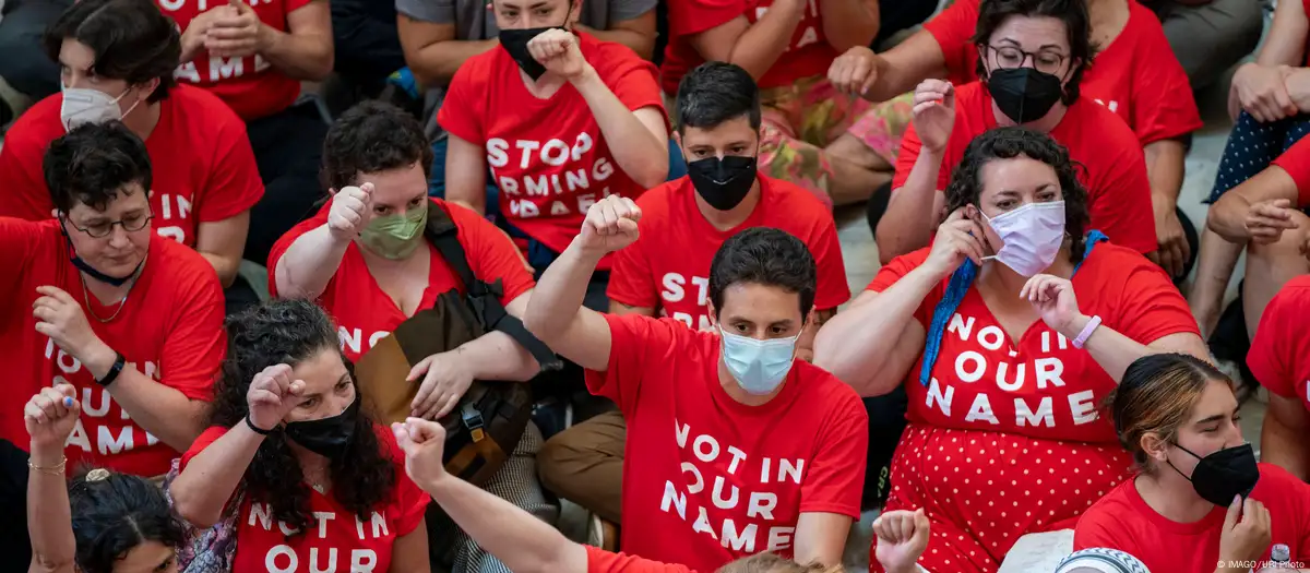 Jewish demonstrators arrested in anti-Netanyahu protest