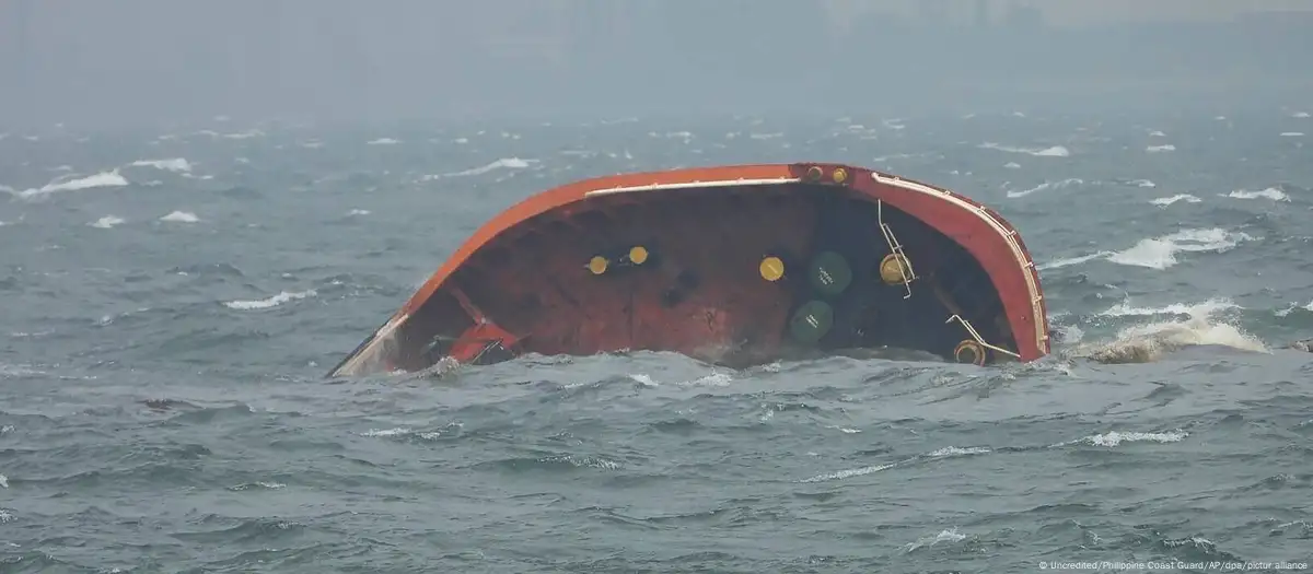 Philippine oil tanker sinks near Manila, risking major spill