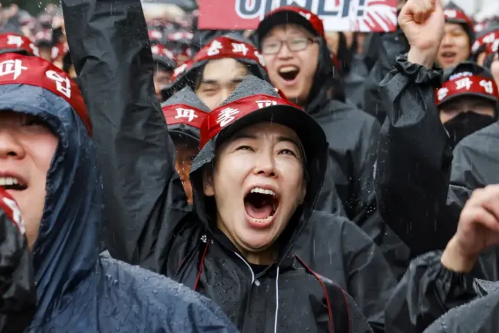 South Korea: Samsung union declares indefinite strike