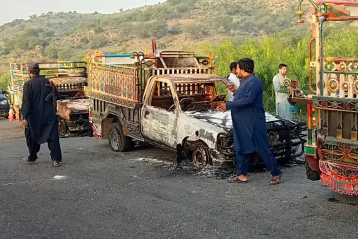 Pakistan: Baluchistan militant attacks leave dozens dead