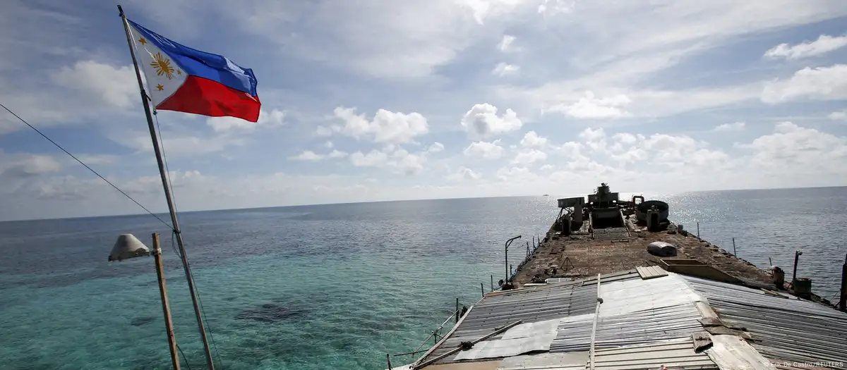 Chinese, Philippine ships collide in South China Sea