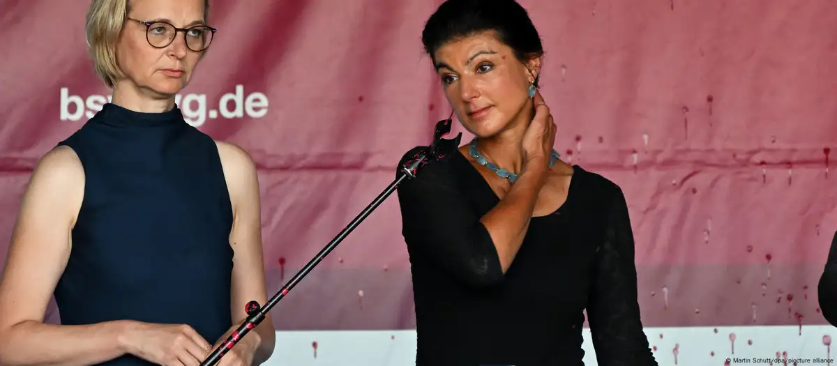 Thuringia election: Far-left Wagenknecht attacked with paint