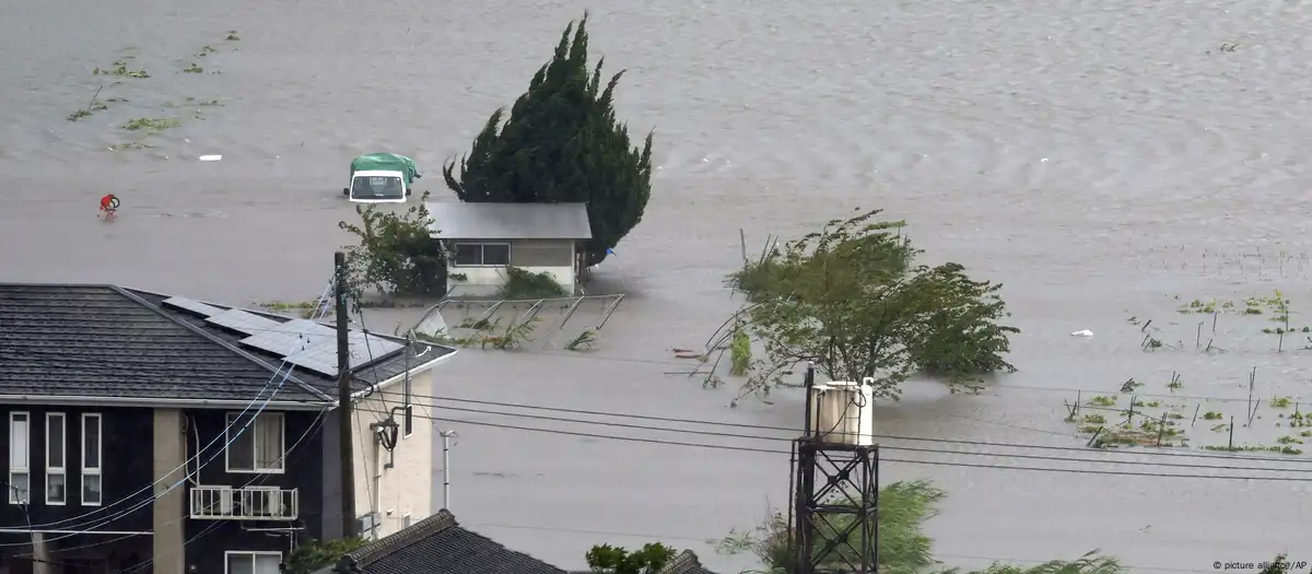 Japan: Typhoon Shanshan kills at least three