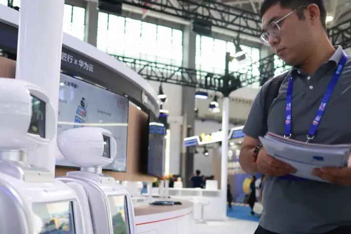 China's technology drive leaves young people jobless