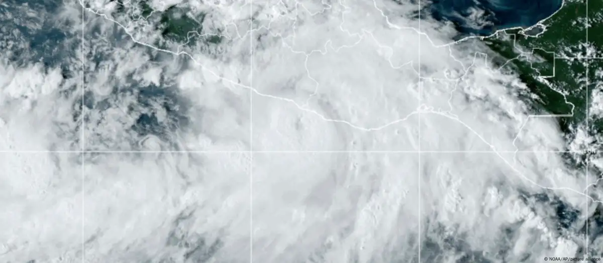 Hurricane John hits Mexico as Category 3 storm