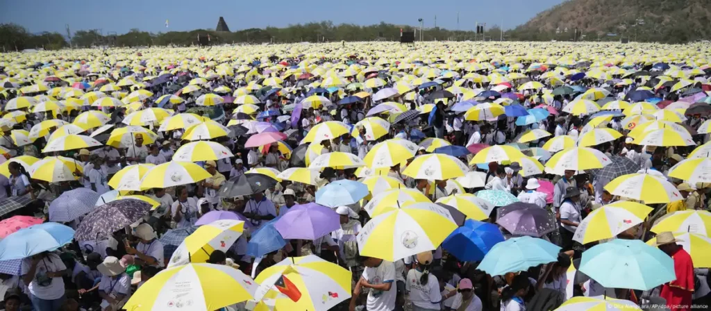 Pope Francis holds mammoth Mass in East Timor