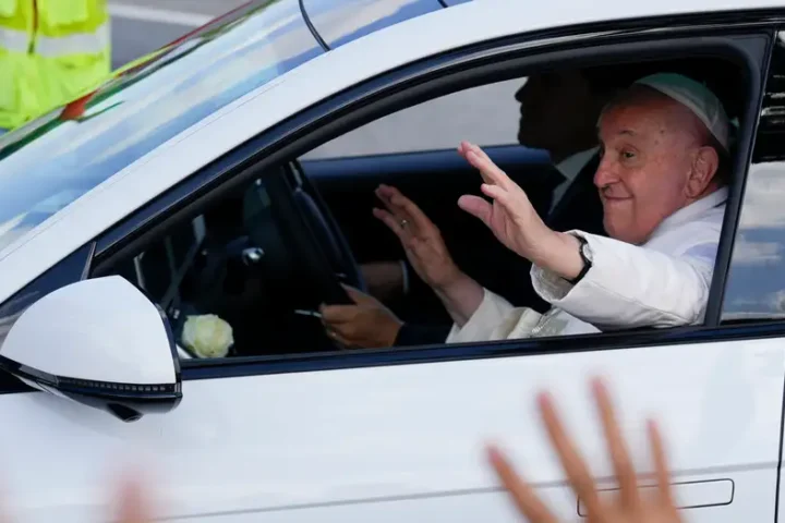 Pope Francis wraps up 12-day Asia-Pacific tour