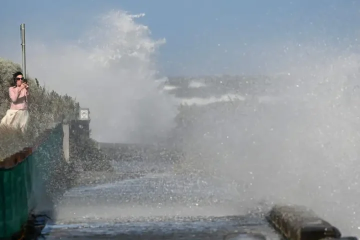 Australia: Storms leave 1 dead, thousands without power