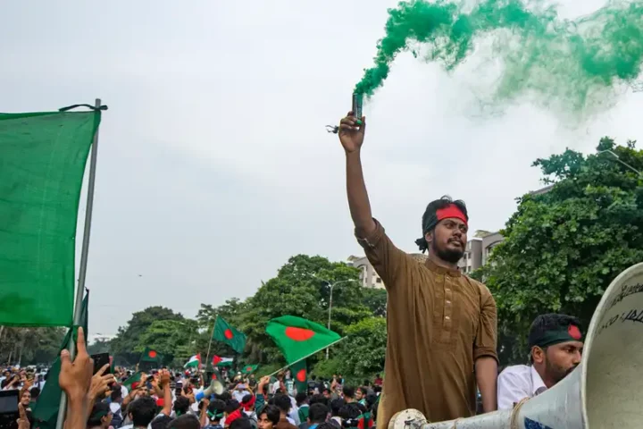 Bangladesh: Thousands rally to mark ousting of PM