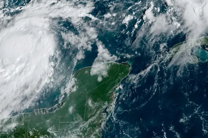 Florida prepares for new hurricane while reeling from Helene