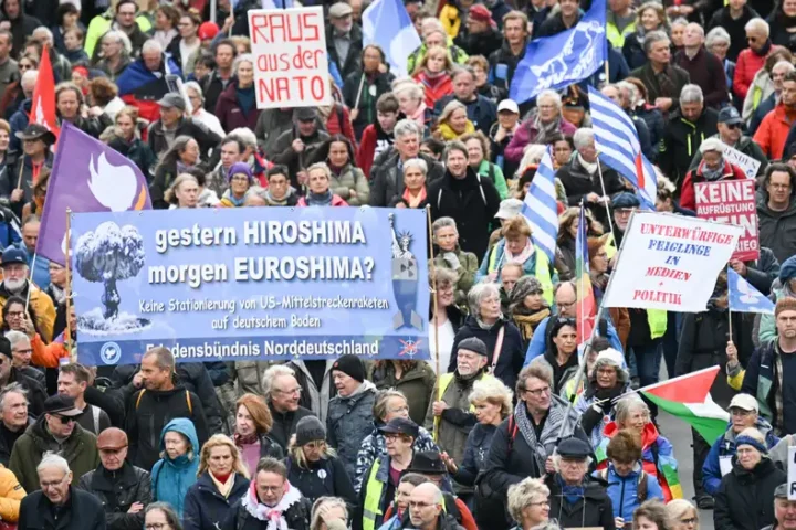 German far-left groups lead Berlin 'peace' demonstration