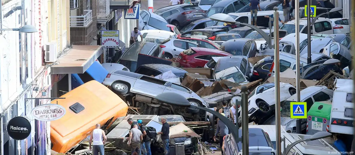 Spain: Rescuers seek survivors, bodies, after floods