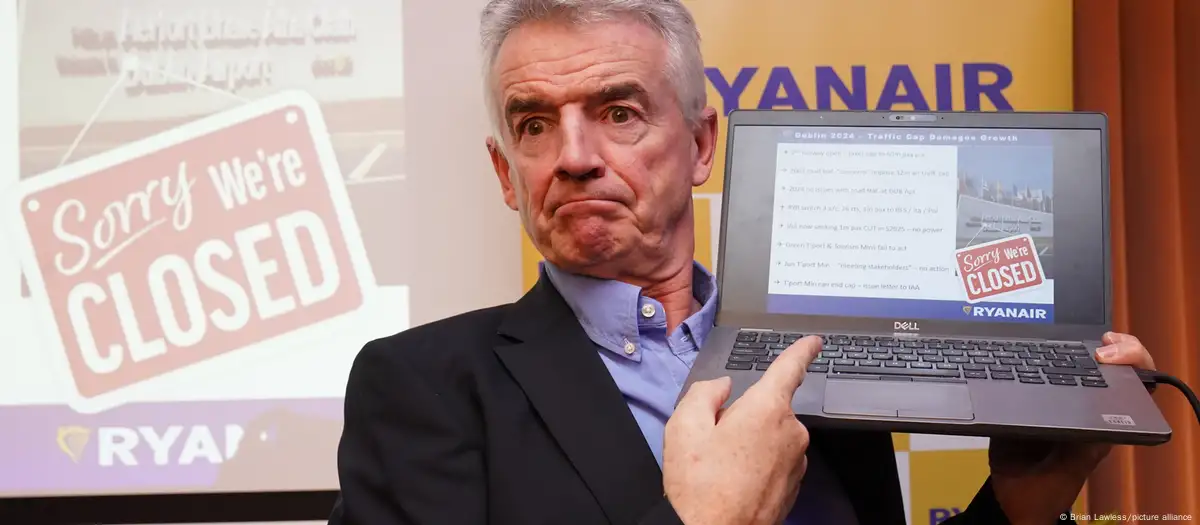 Ryanair slashes German services, complains about taxes, fees