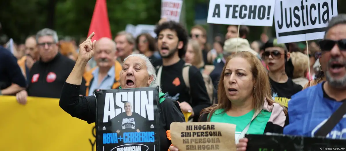 Spain: Thousands protest for affordable housing