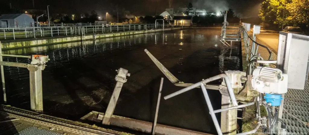 Germany: Teenager crashes car into sewage treatment pool