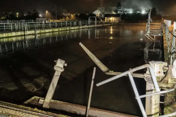 Germany: Teenager crashes car into sewage treatment pool