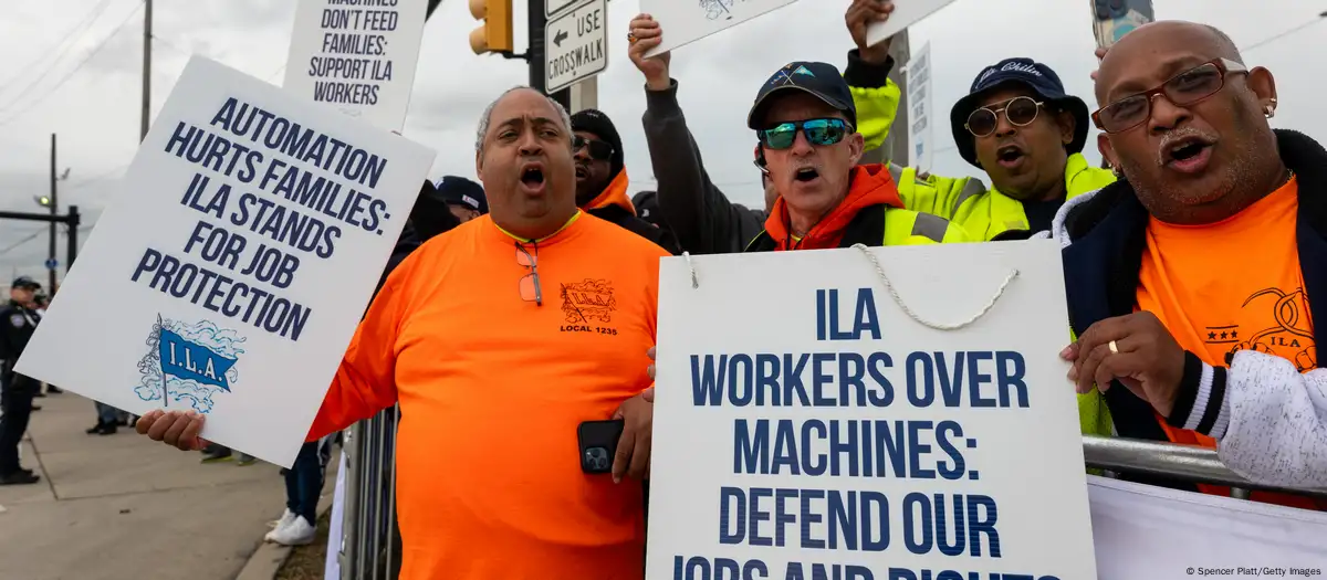 US dockworkers end strike after tentative pay deal